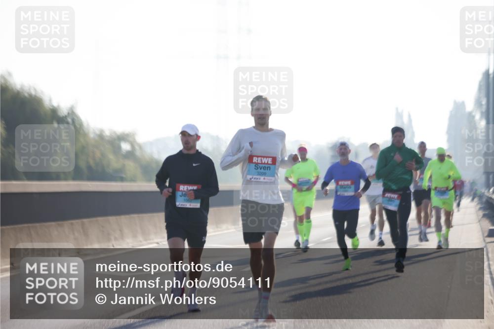 03.10.2025 - Köhlbrandbrückenlauf Jannik Wohlers http://msf.ph/oto/9054111 03.10.2025 09:11:49 Position 3 1062, 3209 meine-sportfotos.de