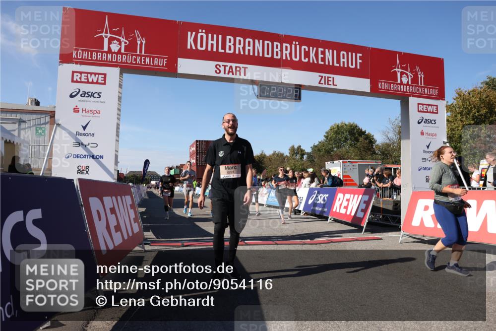 03.10.2025 - Köhlbrandbrückenlauf Lena Gebhardt http://msf.ph/oto/9054116 03.10.2025 13:23:29 Ziel 4450, 4477, 4719, 4887, 4892, 4911, 5003, 5114, 5653, 6277, 6291, 6337, 6338, 6378, 6618, 6619 meine-sportfotos.de