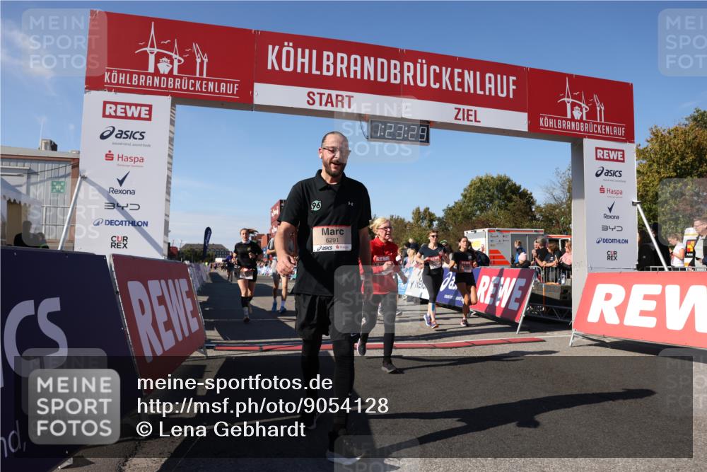 03.10.2025 - Köhlbrandbrückenlauf Lena Gebhardt http://msf.ph/oto/9054128 03.10.2025 13:23:29 Ziel 4450, 4477, 4719, 4887, 4892, 4911, 5003, 5114, 5653, 6277, 6291, 6337, 6338, 6378, 6618, 6619 meine-sportfotos.de