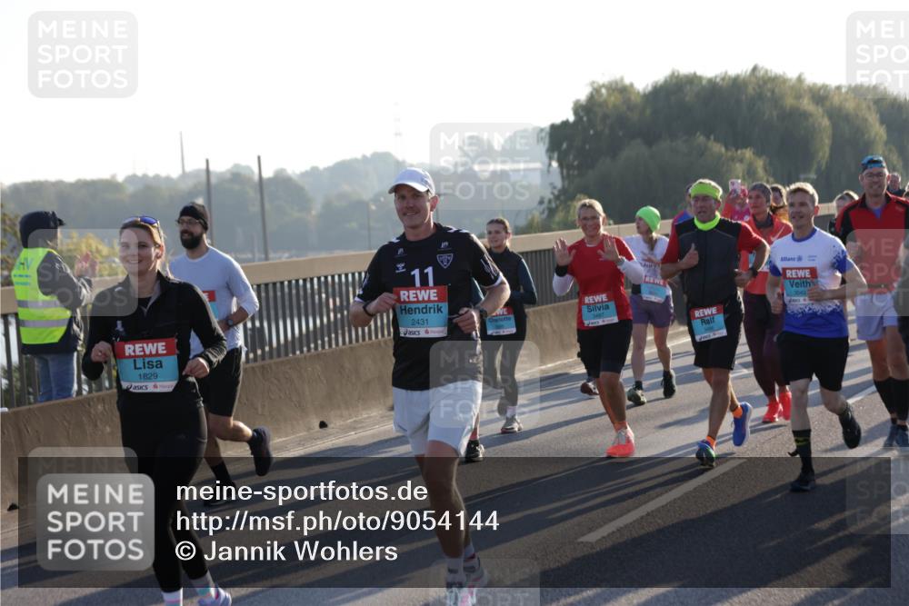 03.10.2025 - Köhlbrandbrückenlauf Jannik Wohlers http://msf.ph/oto/9054144 03.10.2025 09:20:10 Position 3 1829, 11, 2431, 30492 meine-sportfotos.de