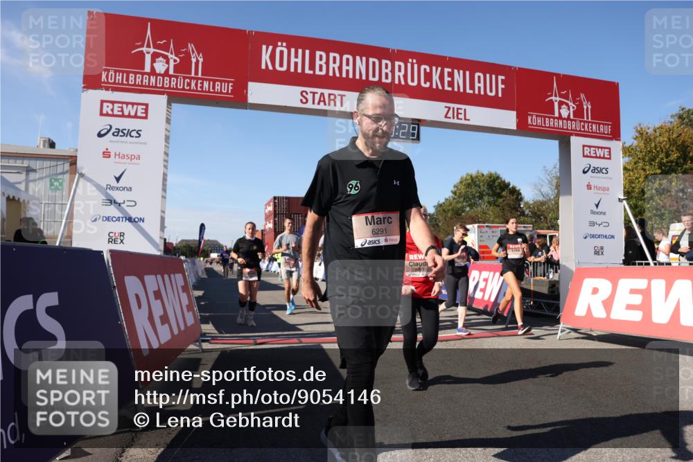 03.10.2025 - Köhlbrandbrückenlauf Lena Gebhardt http://msf.ph/oto/9054146 03.10.2025 13:23:30 Ziel 4450, 4477, 4719, 4752, 4887, 4892, 4911, 5003, 5114, 5653, 6291, 6337, 6338, 6378, 6618, 6619 meine-sportfotos.de