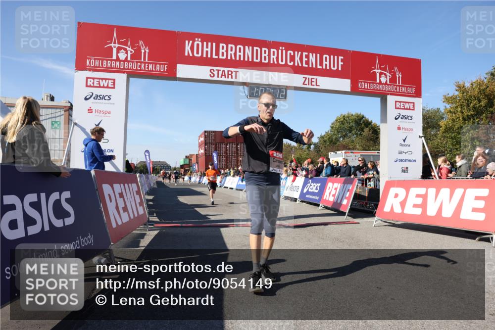 03.10.2025 - Köhlbrandbrückenlauf Lena Gebhardt http://msf.ph/oto/9054149 03.10.2025 13:07:12 Ziel 4444, 4451, 4588, 4804, 6065, 6302, 6423, 6427, 6467, 6822 meine-sportfotos.de
