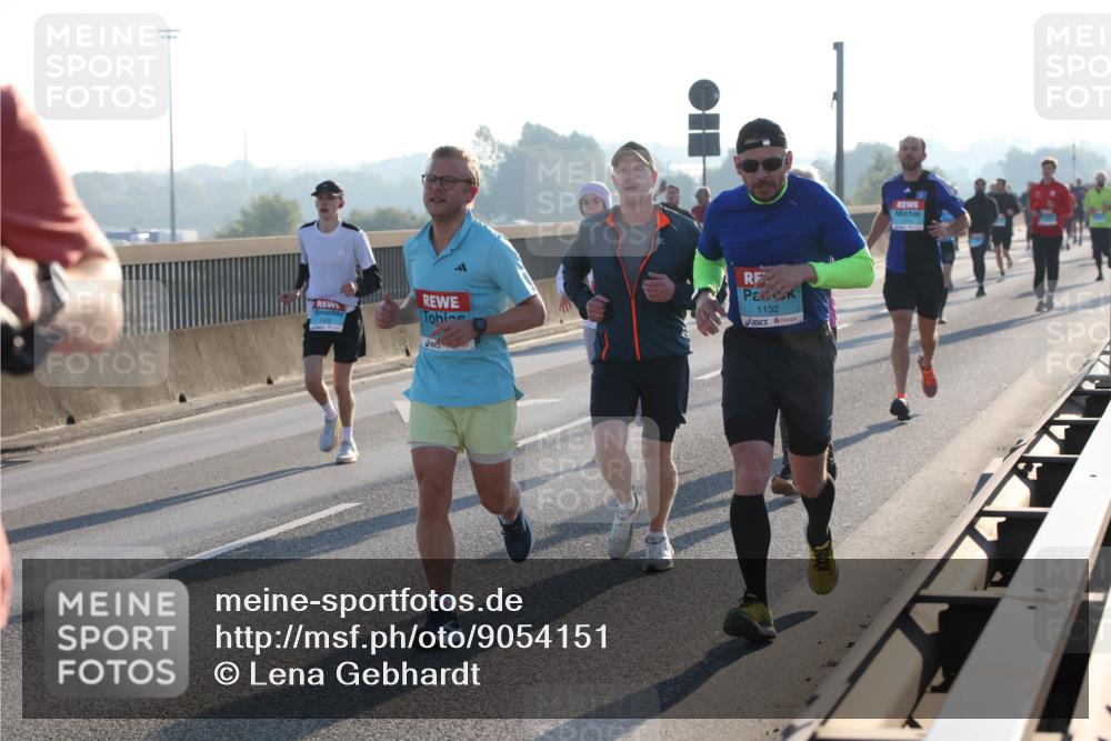 03.10.2025 - Köhlbrandbrückenlauf Lena Gebhardt http://msf.ph/oto/9054151 03.10.2025 09:16:24 Position 1 1132 meine-sportfotos.de