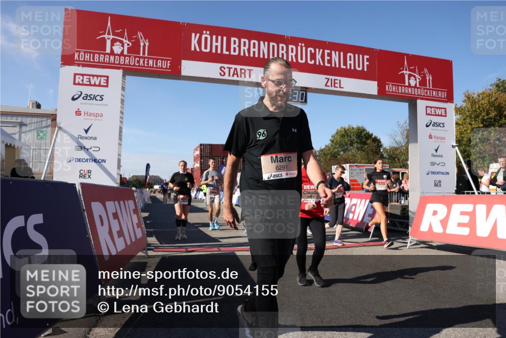 03.10.2025 - Köhlbrandbrückenlauf Lena Gebhardt http://msf.ph/oto/9054155 03.10.2025 13:23:30 Ziel 4450, 4477, 4719, 4752, 4887, 4892, 4911, 5003, 5114, 5653, 6291, 6337, 6338, 6378, 6618, 6619 meine-sportfotos.de