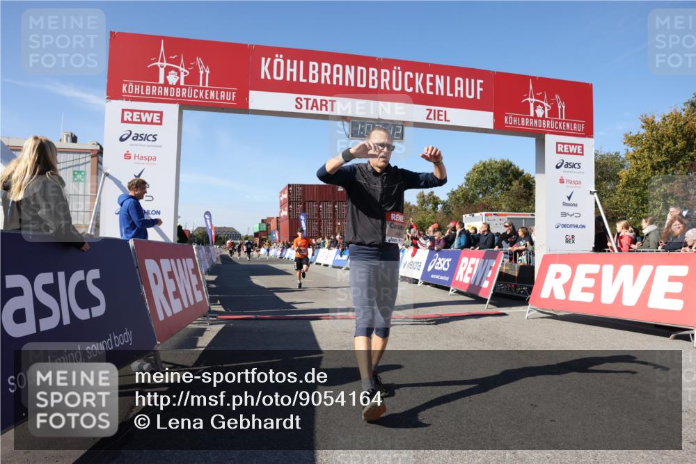 03.10.2025 - Köhlbrandbrückenlauf Lena Gebhardt http://msf.ph/oto/9054164 03.10.2025 13:07:12 Ziel 4444, 4451, 4588, 4804, 6065, 6302, 6423, 6427, 6467, 6822 meine-sportfotos.de