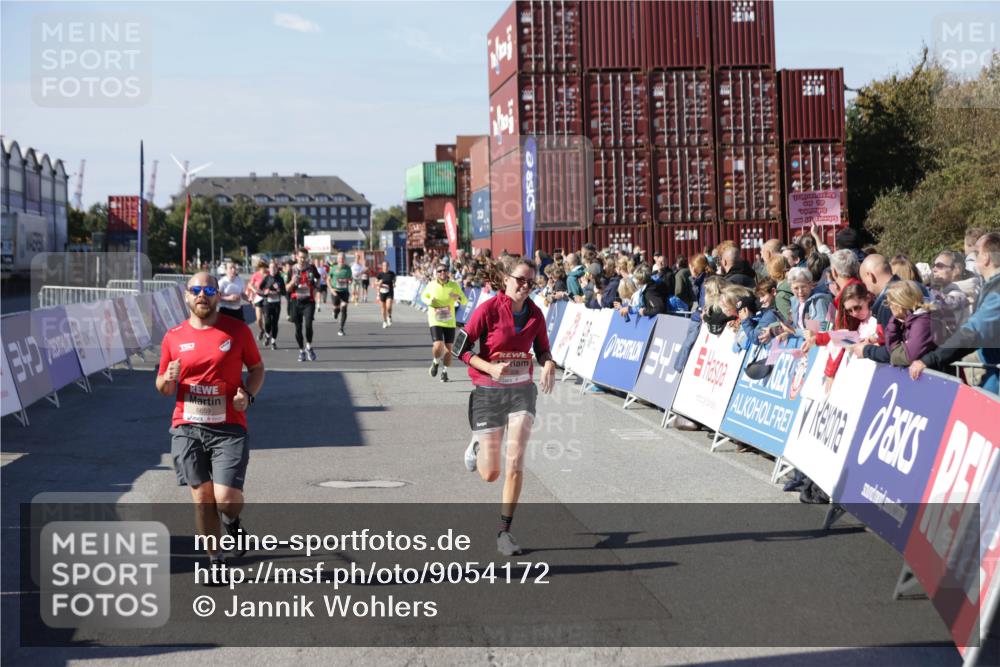 03.10.2025 - Köhlbrandbrückenlauf Jannik Wohlers http://msf.ph/oto/9054172 03.10.2025 13:09:46 Ziel 4262, 4502, 4614, 4625, 5520, 5907, 5941, 6308, 6379, 6659, 6803 meine-sportfotos.de