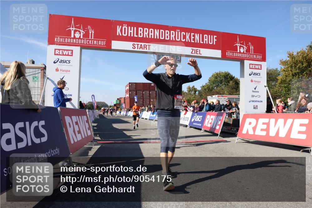03.10.2025 - Köhlbrandbrückenlauf Lena Gebhardt http://msf.ph/oto/9054175 03.10.2025 13:07:12 Ziel 4444, 4451, 4588, 4804, 6065, 6302, 6423, 6427, 6467, 6822 meine-sportfotos.de