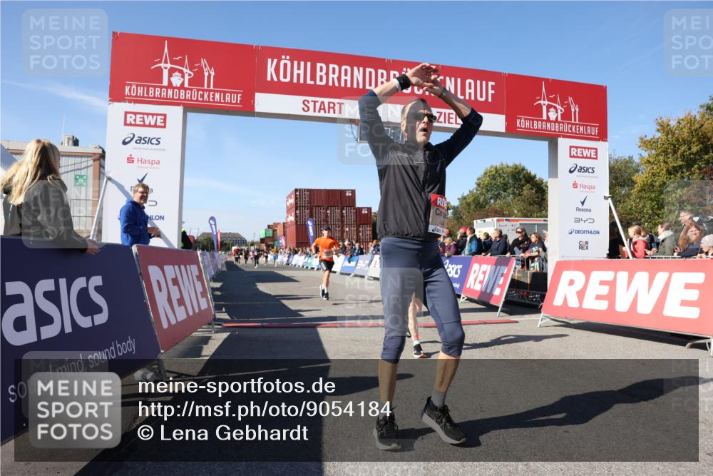 03.10.2025 - Köhlbrandbrückenlauf Lena Gebhardt http://msf.ph/oto/9054184 03.10.2025 13:07:13 Ziel 4444, 4804, 6065, 6302, 6427, 6467, 6822 meine-sportfotos.de