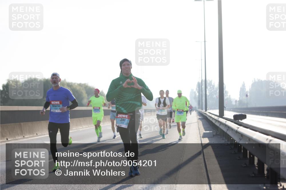 03.10.2025 - Köhlbrandbrückenlauf Jannik Wohlers http://msf.ph/oto/9054201 03.10.2025 09:11:55 Position 3 118 meine-sportfotos.de
