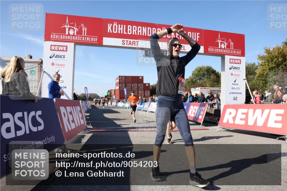 03.10.2025 - Köhlbrandbrückenlauf Lena Gebhardt http://msf.ph/oto/9054203 03.10.2025 13:07:13 Ziel 4444, 4804, 6065, 6302, 6427, 6467, 6822 meine-sportfotos.de