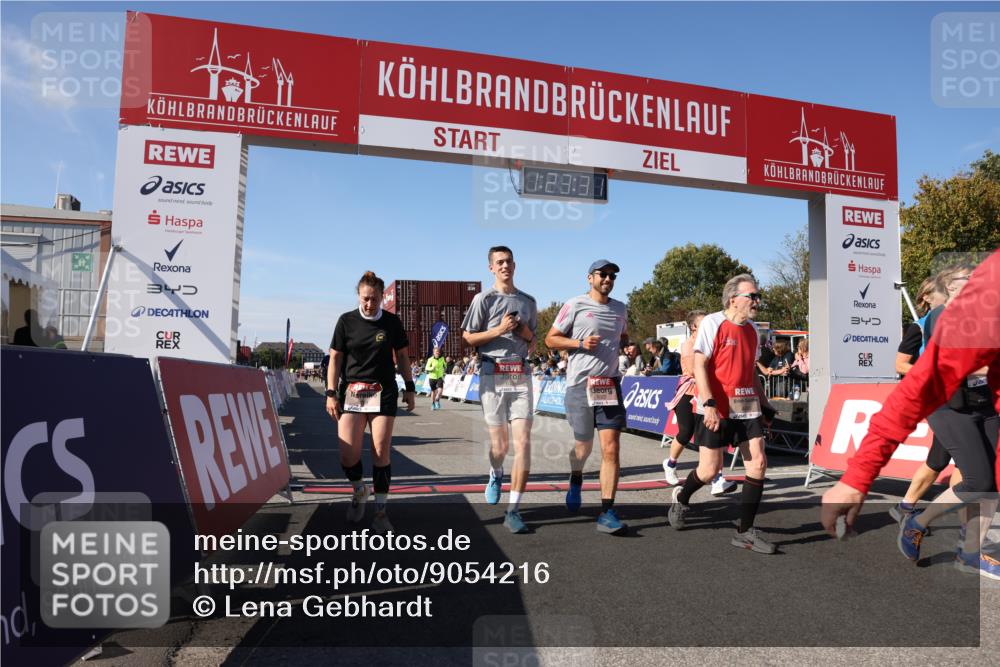 03.10.2025 - Köhlbrandbrückenlauf Lena Gebhardt http://msf.ph/oto/9054216 03.10.2025 13:23:32 Ziel 4450, 4477, 4719, 4752, 4887, 4892, 5003, 5114, 5653, 6291, 6337, 6338, 6378 meine-sportfotos.de