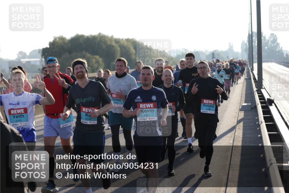 03.10.2025 - Köhlbrandbrückenlauf Jannik Wohlers http://msf.ph/oto/9054231 03.10.2025 09:20:12 Position 3 3049, 2450, 1782, 3048, 3047, 5, 1588 meine-sportfotos.de