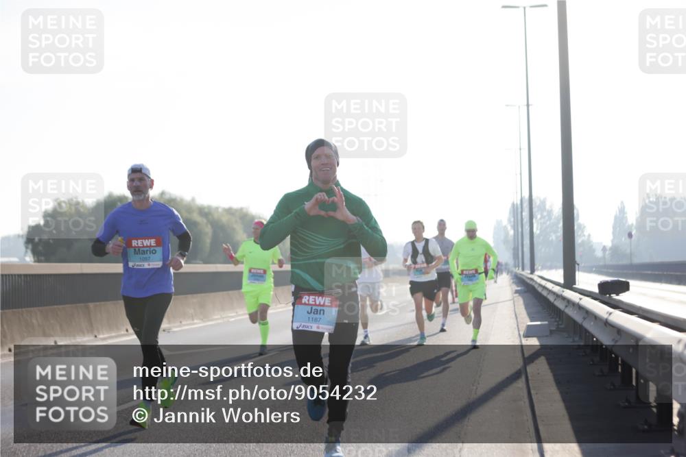 03.10.2025 - Köhlbrandbrückenlauf Jannik Wohlers http://msf.ph/oto/9054232 03.10.2025 09:11:55 Position 3 1057, 1187 meine-sportfotos.de