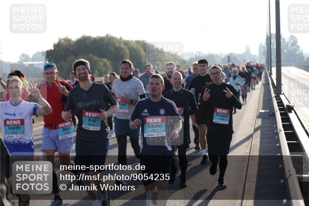 03.10.2025 - Köhlbrandbrückenlauf Jannik Wohlers http://msf.ph/oto/9054235 03.10.2025 09:20:12 Position 3 3049, 2450, 3048, 782, 3047, 1588 meine-sportfotos.de