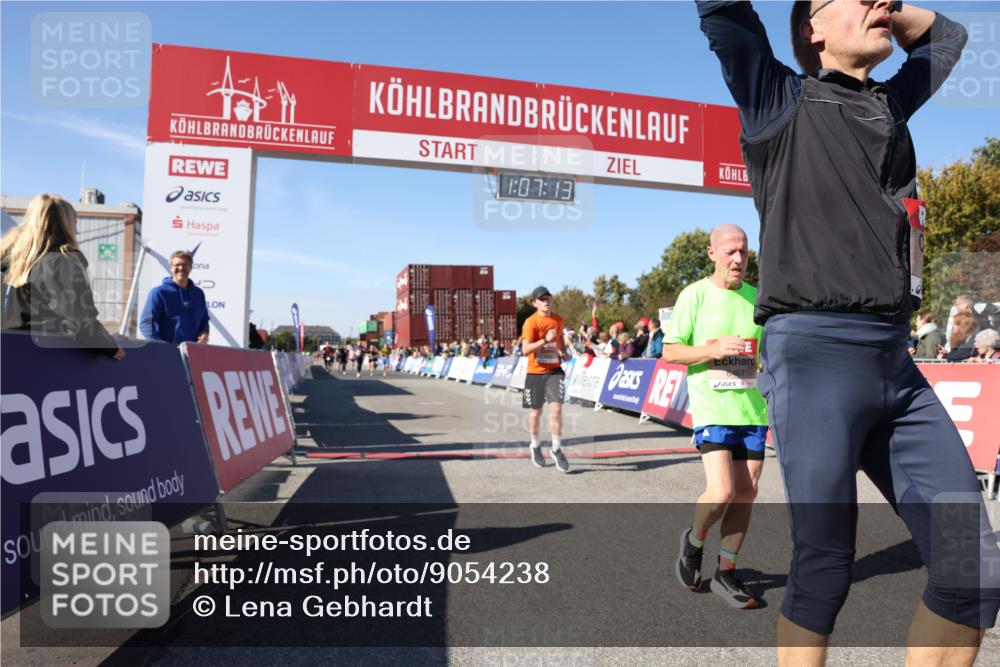 03.10.2025 - Köhlbrandbrückenlauf Lena Gebhardt http://msf.ph/oto/9054238 03.10.2025 13:07:14 Ziel 4444, 4649, 4804, 6065, 6302, 6427, 6467, 6822 meine-sportfotos.de