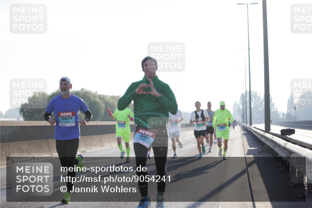 03.10.2025 - Köhlbrandbrückenlauf Jannik Wohlers http://msf.ph/oto/9054241 03.10.2025 09:11:55 Position 3 1057, 1187, 35 meine-sportfotos.de