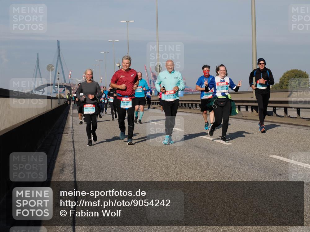 03.10.2025 - Köhlbrandbrückenlauf Fabian Wolf http://msf.ph/oto/9054242 03.10.2025 10:02:38 Position 3 1687, 1861, 2023 meine-sportfotos.de