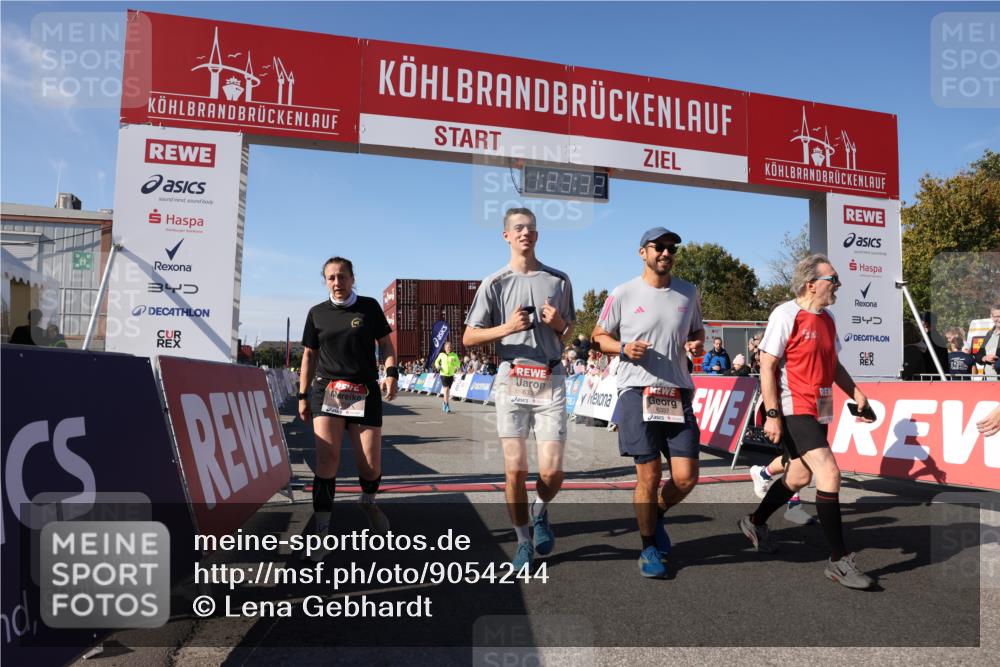 03.10.2025 - Köhlbrandbrückenlauf Lena Gebhardt http://msf.ph/oto/9054244 03.10.2025 13:23:32 Ziel 4450, 4477, 4719, 4752, 4887, 4892, 5003, 5114, 5653, 6291, 6337, 6338, 6378 meine-sportfotos.de