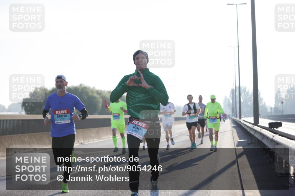03.10.2025 - Köhlbrandbrückenlauf Jannik Wohlers http://msf.ph/oto/9054246 03.10.2025 09:11:55 Position 3 1057, 1187 meine-sportfotos.de