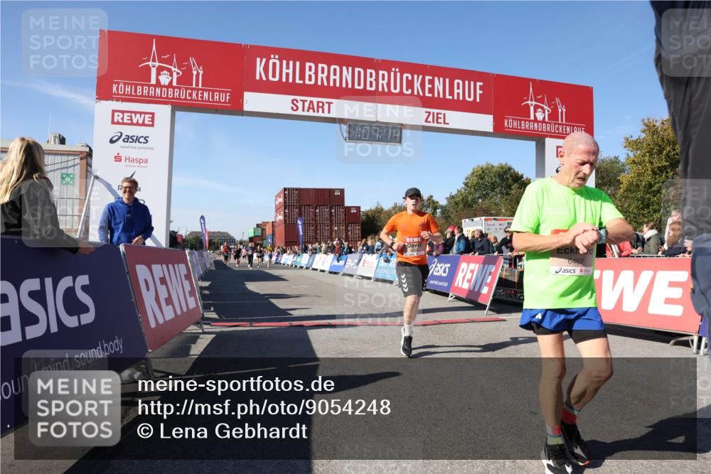 03.10.2025 - Köhlbrandbrückenlauf Lena Gebhardt http://msf.ph/oto/9054248 03.10.2025 13:07:14 Ziel 4444, 4649, 4804, 6065, 6302, 6427, 6467, 6822 meine-sportfotos.de