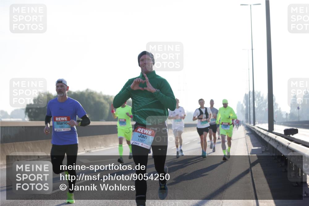 03.10.2025 - Köhlbrandbrückenlauf Jannik Wohlers http://msf.ph/oto/9054250 03.10.2025 09:11:55 Position 3 1057, 1187 meine-sportfotos.de