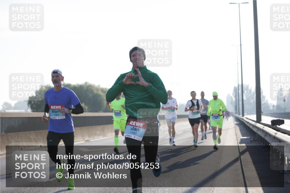 03.10.2025 - Köhlbrandbrückenlauf Jannik Wohlers http://msf.ph/oto/9054253 03.10.2025 09:11:55 Position 3 1057, 1187 meine-sportfotos.de