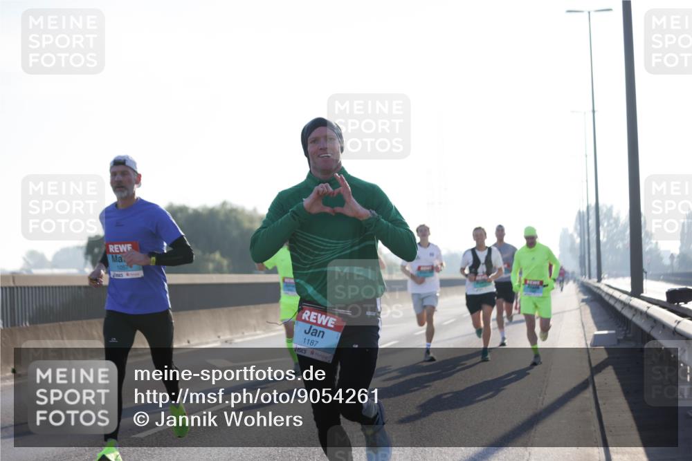 03.10.2025 - Köhlbrandbrückenlauf Jannik Wohlers http://msf.ph/oto/9054261 03.10.2025 09:11:56 Position 3 1057, 1187 meine-sportfotos.de