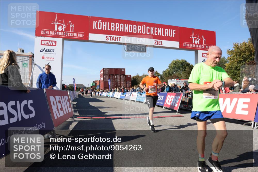 03.10.2025 - Köhlbrandbrückenlauf Lena Gebhardt http://msf.ph/oto/9054263 03.10.2025 13:07:14 Ziel 4444, 4649, 4804, 6065, 6302, 6427, 6467, 6822 meine-sportfotos.de
