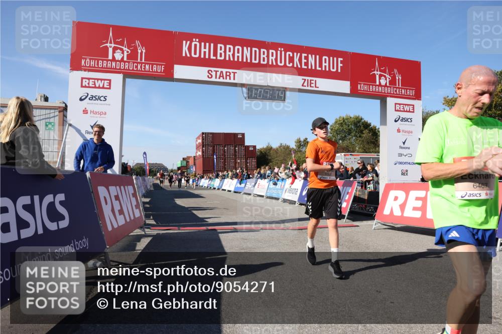 03.10.2025 - Köhlbrandbrückenlauf Lena Gebhardt http://msf.ph/oto/9054271 03.10.2025 13:07:15 Ziel 4444, 4649, 4794, 4804, 4806, 6065, 6302, 6459, 6467 meine-sportfotos.de