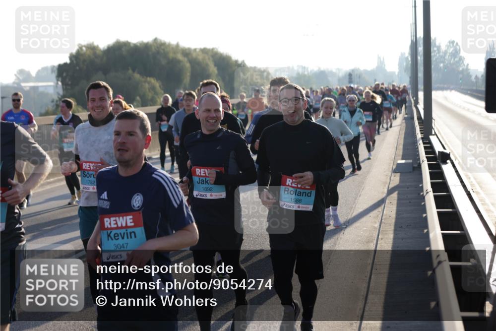 03.10.2025 - Köhlbrandbrückenlauf Jannik Wohlers http://msf.ph/oto/9054274 03.10.2025 09:20:13 Position 3 1782, 3047, 1892, 1588 meine-sportfotos.de