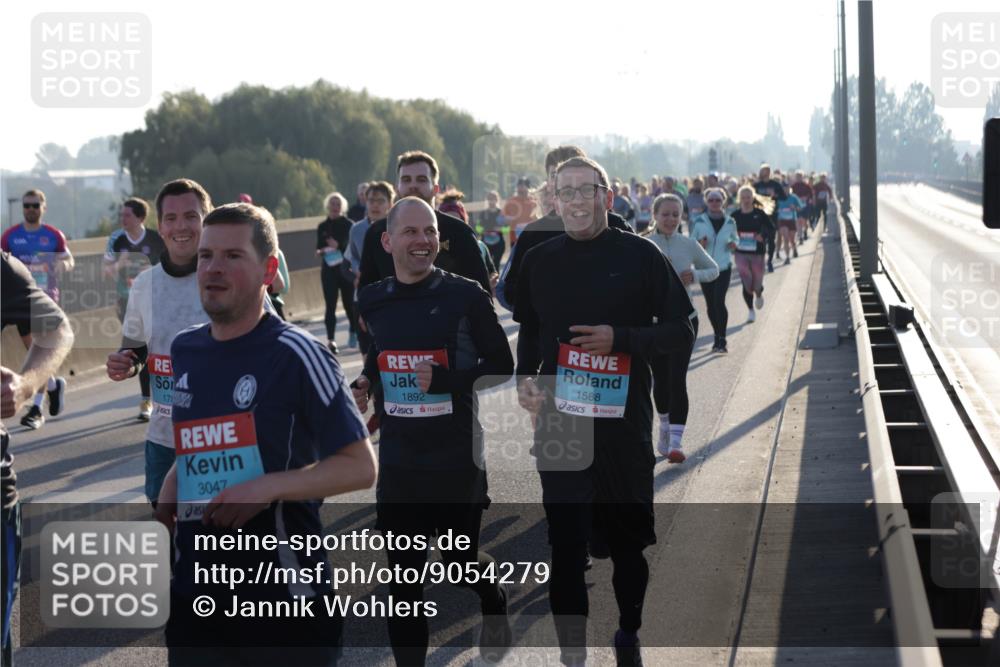 03.10.2025 - Köhlbrandbrückenlauf Jannik Wohlers http://msf.ph/oto/9054279 03.10.2025 09:20:13 Position 3 3047, 1892, 1588 meine-sportfotos.de