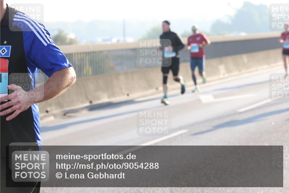 03.10.2025 - Köhlbrandbrückenlauf Lena Gebhardt http://msf.ph/oto/9054288 03.10.2025 09:16:27 Position 1  meine-sportfotos.de