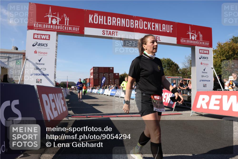 03.10.2025 - Köhlbrandbrückenlauf Lena Gebhardt http://msf.ph/oto/9054294 03.10.2025 13:23:34 Ziel 4450, 4477, 4719, 4752, 4887, 4892, 5003, 5114, 5653, 6291, 6337, 6338, 6378 meine-sportfotos.de