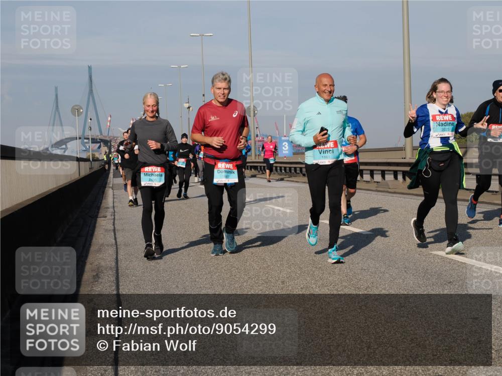03.10.2025 - Köhlbrandbrückenlauf Fabian Wolf http://msf.ph/oto/9054299 03.10.2025 10:02:39 Position 3 2435, 1687, 3, 1861, 2023 meine-sportfotos.de