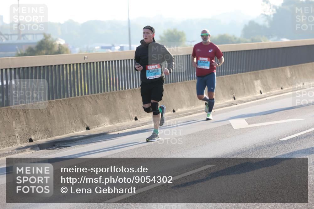 03.10.2025 - Köhlbrandbrückenlauf Lena Gebhardt http://msf.ph/oto/9054302 03.10.2025 09:16:28 Position 1 1703 meine-sportfotos.de