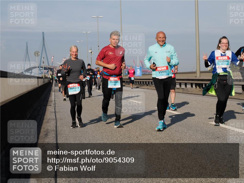 03.10.2025 - Köhlbrandbrückenlauf Fabian Wolf http://msf.ph/oto/9054309 03.10.2025 10:02:39 Position 3 1861, 2435, 1687, 2023 meine-sportfotos.de