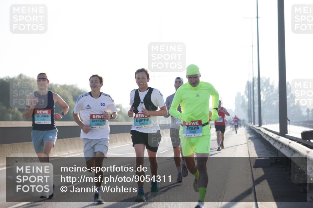 03.10.2025 - Köhlbrandbrückenlauf Jannik Wohlers http://msf.ph/oto/9054311 03.10.2025 09:11:57 Position 3 1017, 3154, 3153, 3460 meine-sportfotos.de