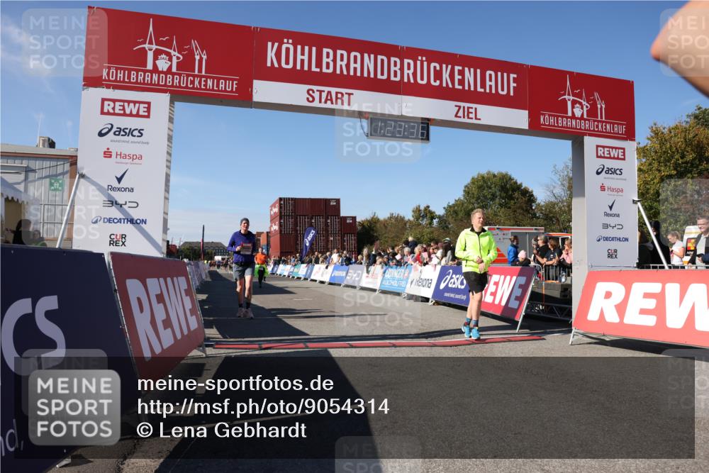 03.10.2025 - Köhlbrandbrückenlauf Lena Gebhardt http://msf.ph/oto/9054314 03.10.2025 13:23:36 Ziel 4450, 4477, 4719, 4743, 4752, 4887, 4892, 5003, 5114, 5397, 5653, 5855, 6291, 6337, 6338, 6378 meine-sportfotos.de
