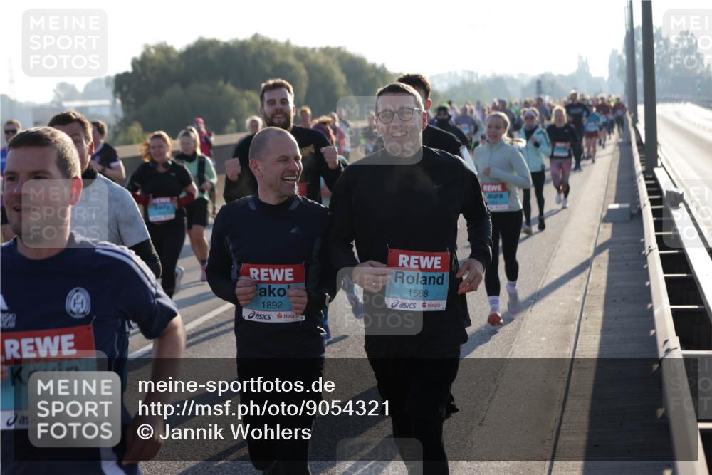 03.10.2025 - Köhlbrandbrückenlauf Jannik Wohlers http://msf.ph/oto/9054321 03.10.2025 09:20:14 Position 3 3047, 1892, 1588 meine-sportfotos.de