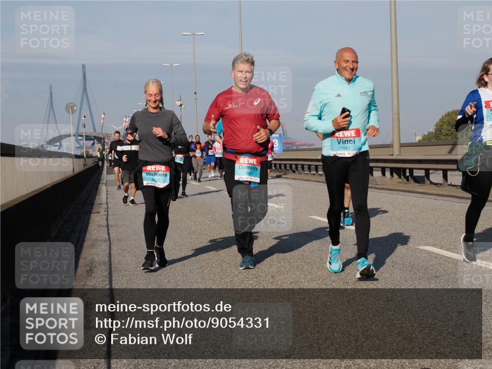 03.10.2025 - Köhlbrandbrückenlauf Fabian Wolf http://msf.ph/oto/9054331 03.10.2025 10:02:40 Position 3 2435, 1687, 1861 meine-sportfotos.de