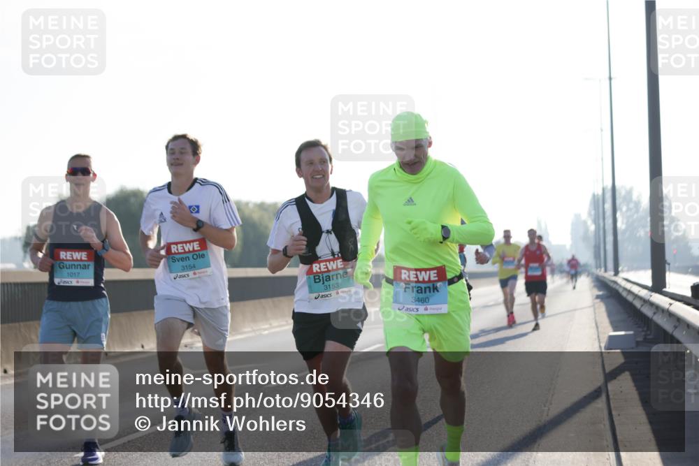 03.10.2025 - Köhlbrandbrückenlauf Jannik Wohlers http://msf.ph/oto/9054346 03.10.2025 09:11:58 Position 3 1017, 3154, 3153, 3460 meine-sportfotos.de
