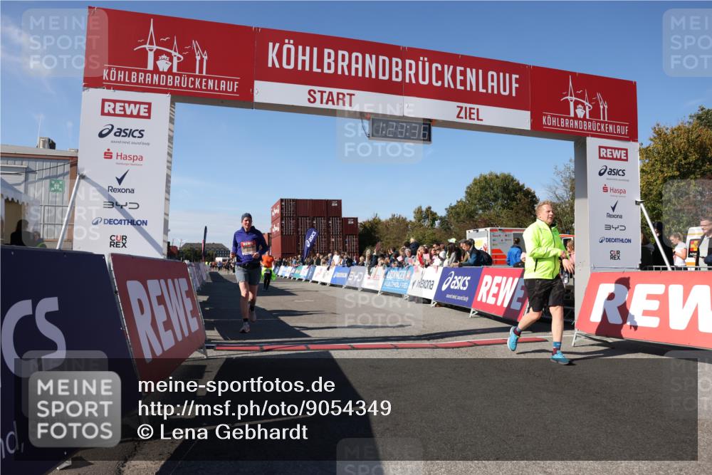 03.10.2025 - Köhlbrandbrückenlauf Lena Gebhardt http://msf.ph/oto/9054349 03.10.2025 13:23:36 Ziel 4450, 4477, 4719, 4743, 4752, 4887, 4892, 5003, 5114, 5397, 5653, 5855, 6291, 6337, 6338, 6378 meine-sportfotos.de