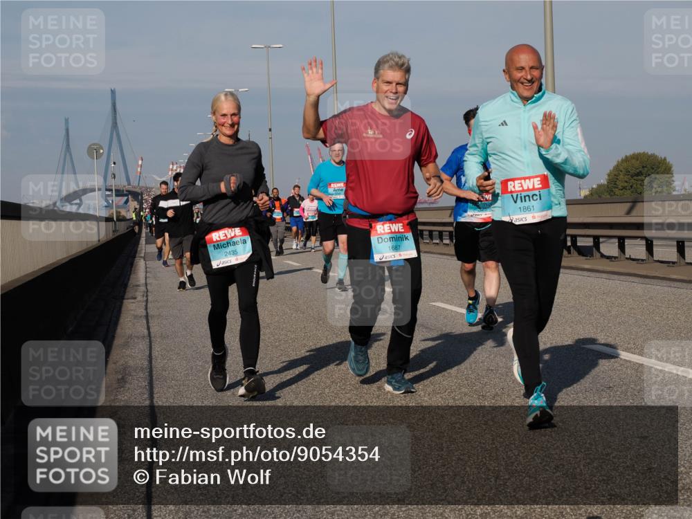 03.10.2025 - Köhlbrandbrückenlauf Fabian Wolf http://msf.ph/oto/9054354 03.10.2025 10:02:40 Position 3 2435, 1687, 1861 meine-sportfotos.de