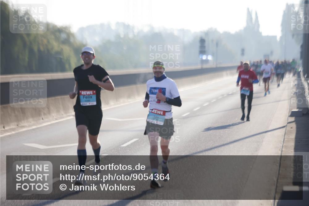 03.10.2025 - Köhlbrandbrückenlauf Jannik Wohlers http://msf.ph/oto/9054364 03.10.2025 09:12:06 Position 3 3299, 3740 meine-sportfotos.de