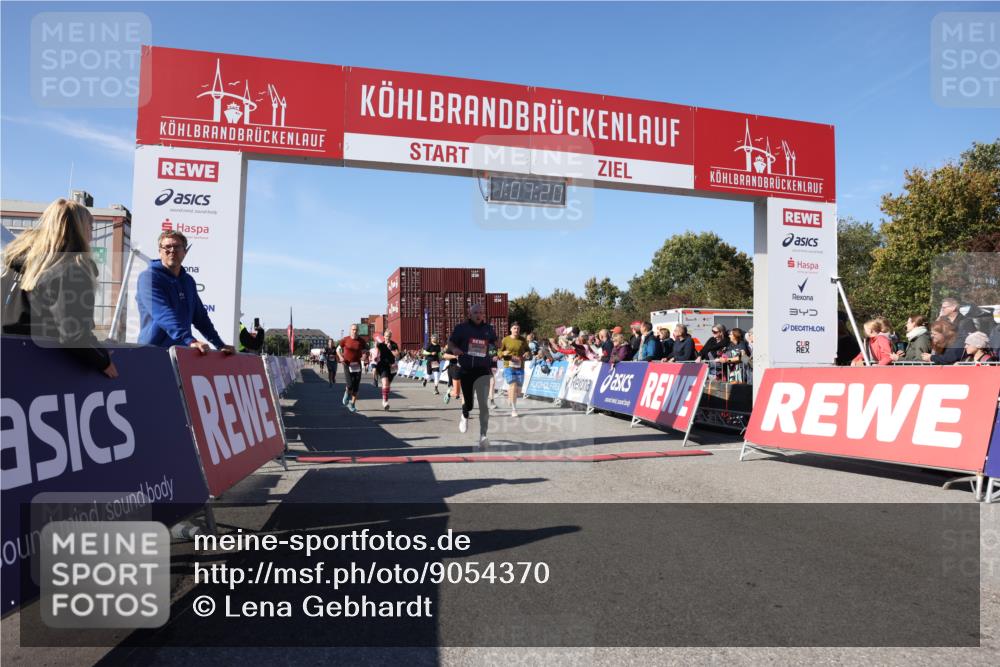 03.10.2025 - Köhlbrandbrückenlauf Lena Gebhardt http://msf.ph/oto/9054370 03.10.2025 13:07:21 Ziel 4287, 4288, 4590, 4649, 4794, 4806, 5645, 5646, 5870, 5872, 6302, 6459, 6467 meine-sportfotos.de