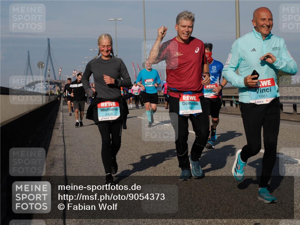 03.10.2025 - Köhlbrandbrückenlauf Fabian Wolf http://msf.ph/oto/9054373 03.10.2025 10:02:41 Position 3 2435, 1740, 1687, 2675, 1861 meine-sportfotos.de