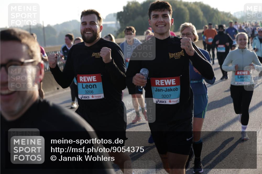 03.10.2025 - Köhlbrandbrückenlauf Jannik Wohlers http://msf.ph/oto/9054375 03.10.2025 09:20:15 Position 3 3206, 3207, 1954 meine-sportfotos.de