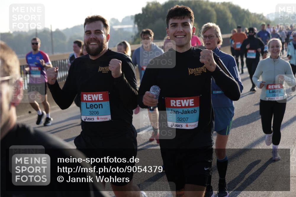 03.10.2025 - Köhlbrandbrückenlauf Jannik Wohlers http://msf.ph/oto/9054379 03.10.2025 09:20:15 Position 3 3206, 3207, 1954 meine-sportfotos.de