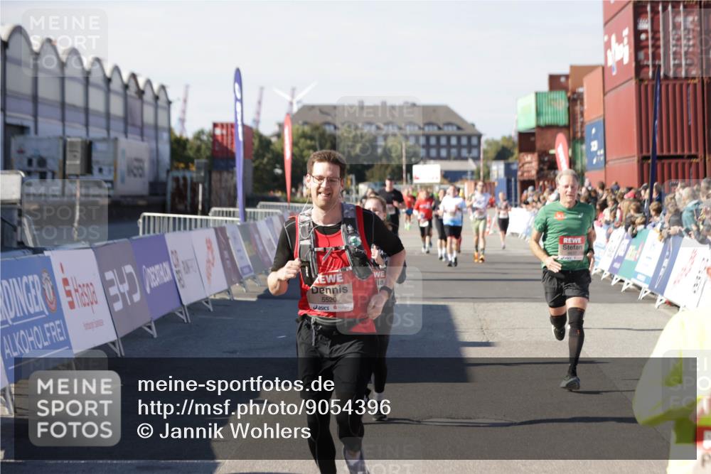 03.10.2025 - Köhlbrandbrückenlauf Jannik Wohlers http://msf.ph/oto/9054396 03.10.2025 13:09:52 Ziel 4260, 4502, 4625, 4718, 4837, 5520, 5763, 5941, 6308, 6659, 6750 meine-sportfotos.de