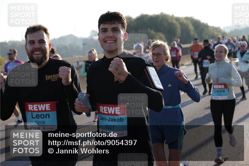 03.10.2025 - Köhlbrandbrückenlauf Jannik Wohlers http://msf.ph/oto/9054397 03.10.2025 09:20:15 Position 3 3206, 3207, 1954 meine-sportfotos.de